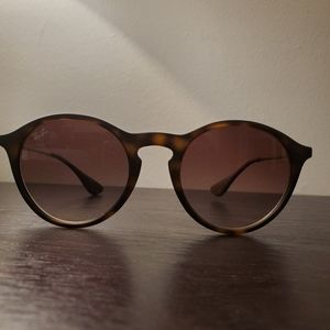 Ray-Ban Sunglass